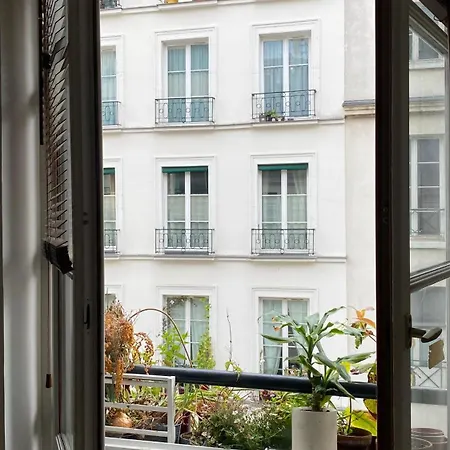 Proche Pantheon - Voisin De Emily In Apartment