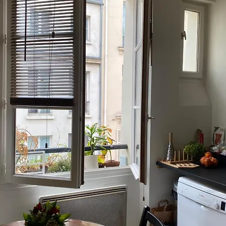 Proche Pantheon - Voisin De Emily In Apartment Paris
