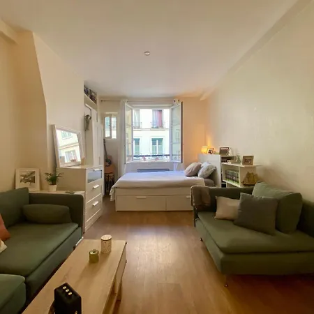 Proche Pantheon - Voisin De Emily In Apartment